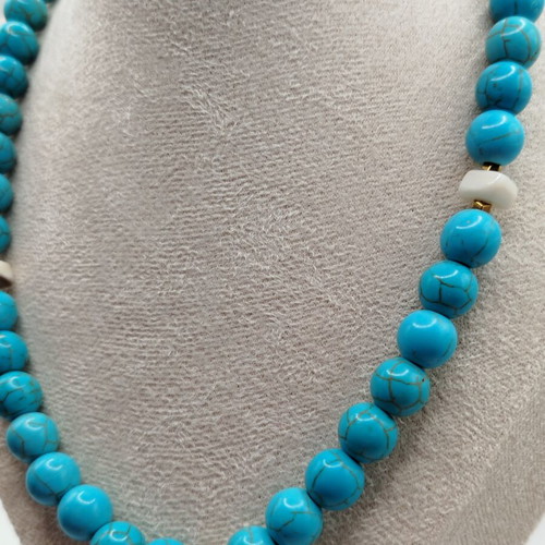 Handmade necklace with shell, howlite, hematite and stainless steel, new