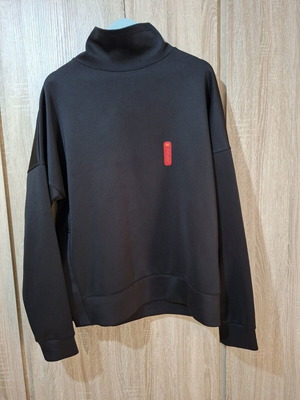 Owl sweatshirt size Large like new, black