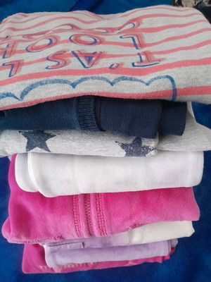 Pack of 8 used clothes for girls aged 2-4
