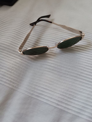Sunglasses like new, green with gold details