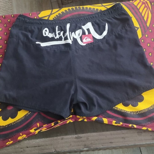 Quiksilver swim shorts size S black like new