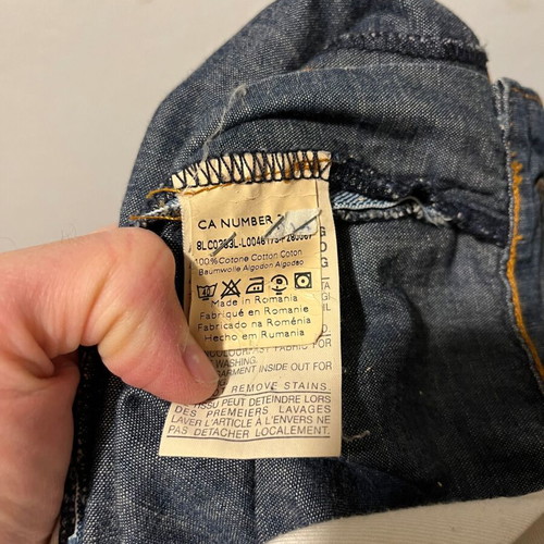 Marlboro Classics men blue jeans pants used W36 L34