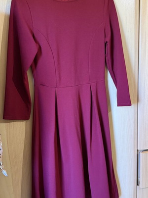Women's dress red, like new, one size