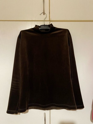 No brand t-shirt size M brown like new
