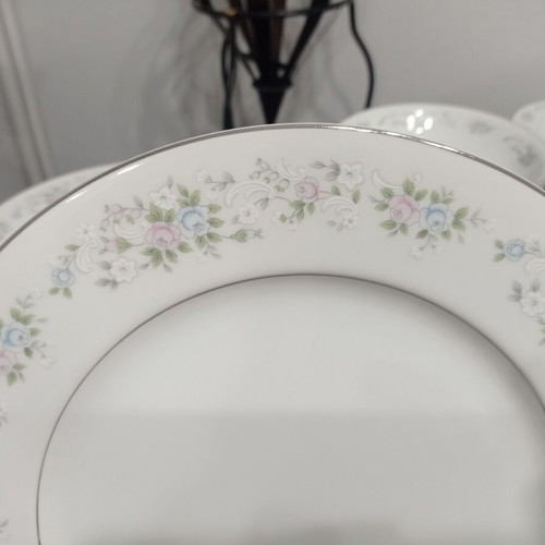Carlton Japan Corsage 481 Vintage Porcelain Serving Set 92 Pieces Like New