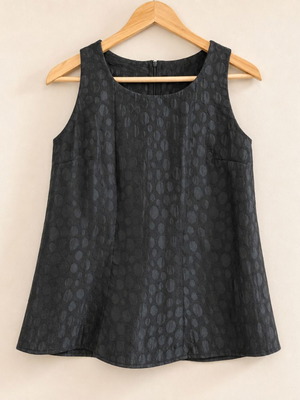 ACCESS Fashion black sleeveless top with embossed circle pattern, M