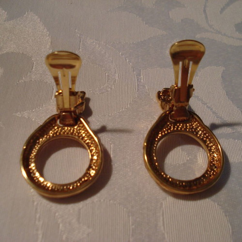 Vintage earrings with clips like new