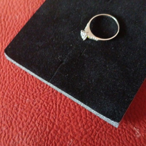 White gold ring 14 karat 585 like new