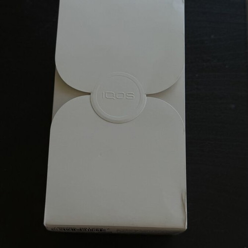 IQOS ILUMA i One smoking device