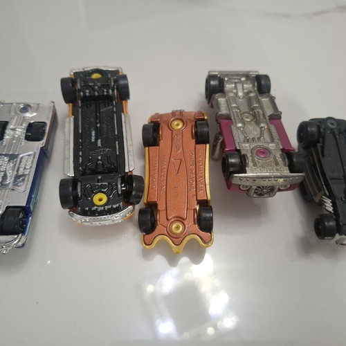 Hot Wheels set of 5 cars with white racing car gift