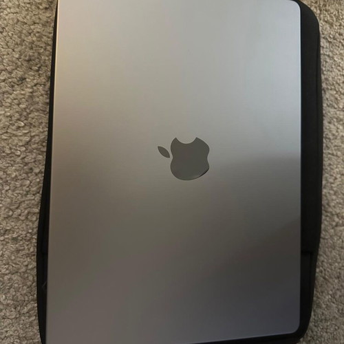 Apple Mac Book Pro 14 inch like new, 8GB, with carrying case