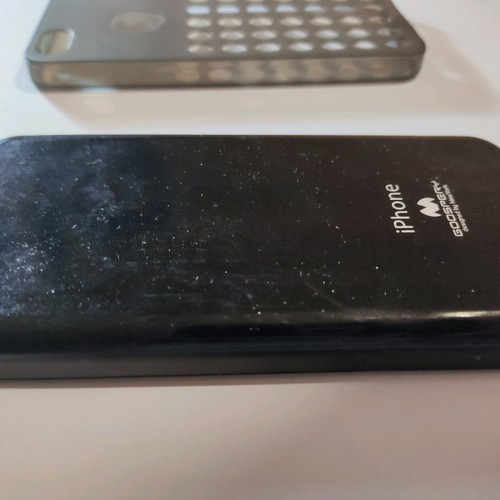 iPhone 5, 5s, SE phone cases like new