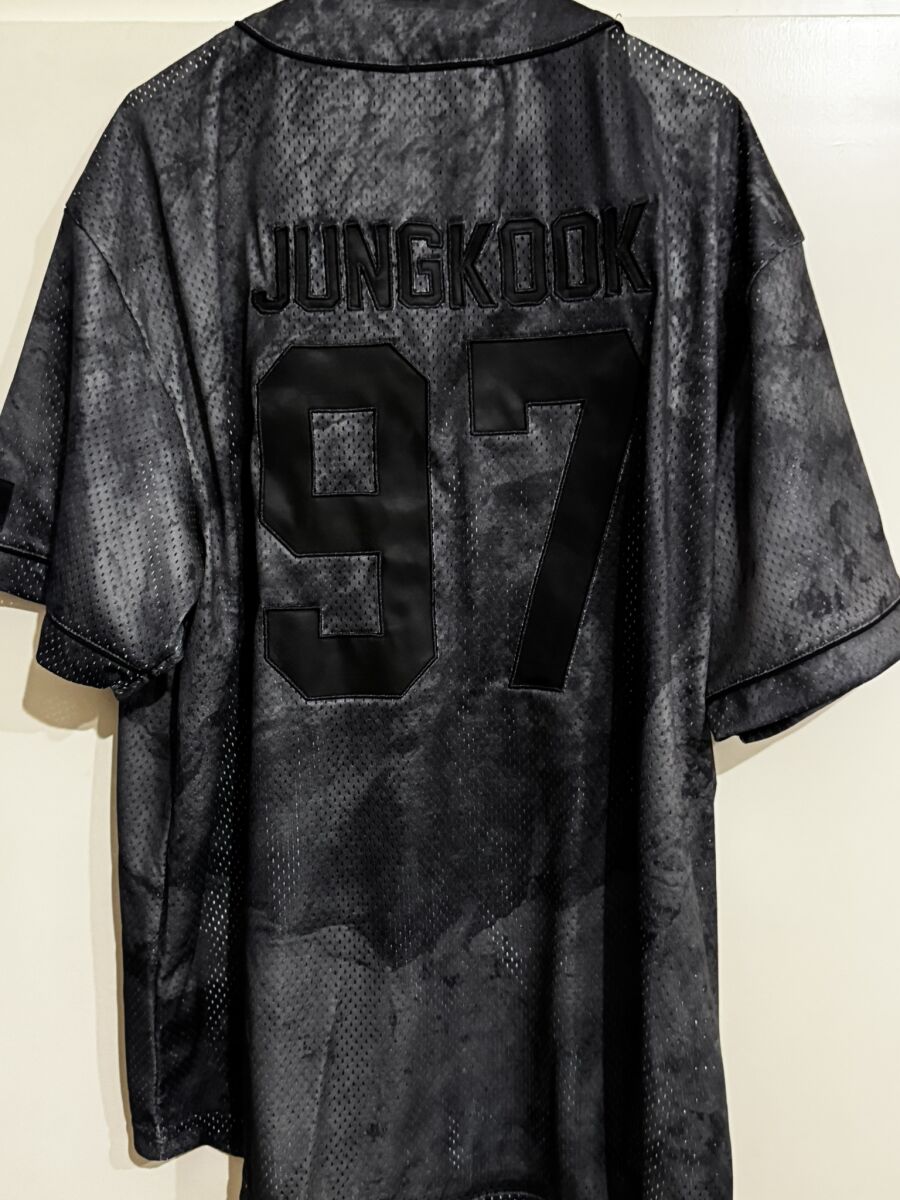 BTS Jungkook 97 Baseball Jersey size XL… - € 120,00 - Vendora.cy