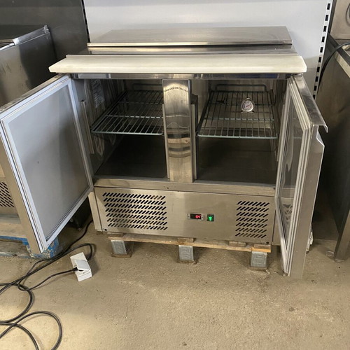 Amitek Saladette Refrigerated Table like new, professional kitchen
