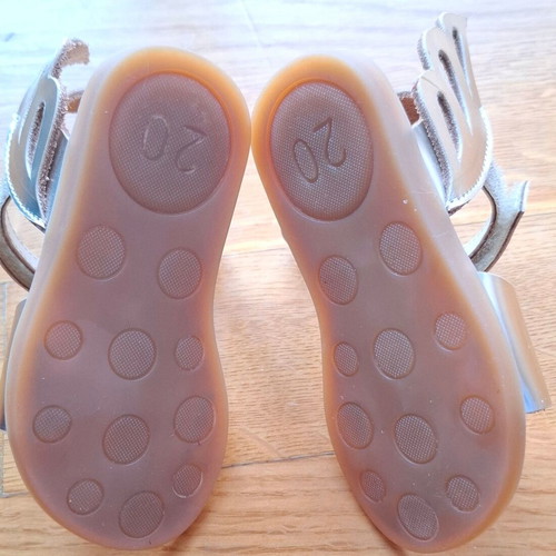 Babywalker sandals like new, size 20, gold color