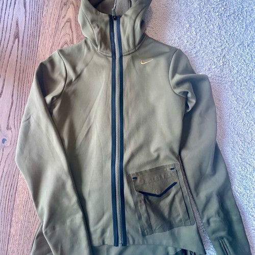 Nike thermal sports jacket used, size S, khaki color, slight wear