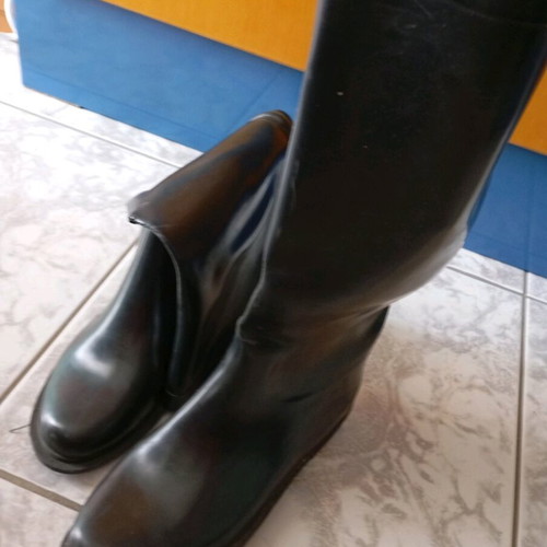 Women's galoshes boots used, size 39, black with defects