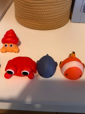 Bath toys new, set of 6 animals
