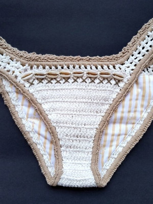 She Made Me Crochet Bikini Bottoms New, Size XS/XXS, Beige
