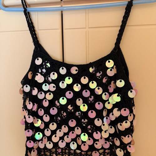Black top with iridescent pink discs like new, size S