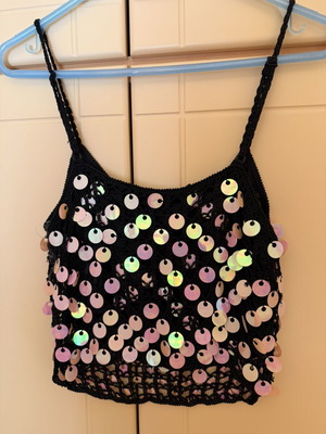 Black top with iridescent pink discs like new, size S