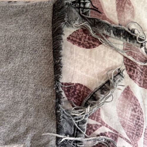 Women's jeans like new, gray with distressed look
