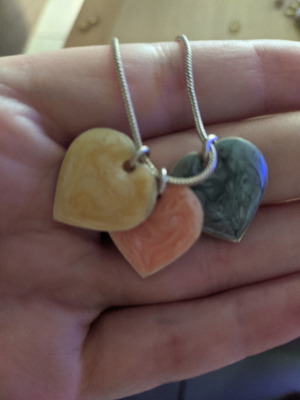 Necklace with hearts new, three hearts