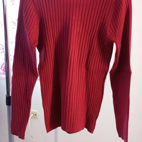 Woolen burgundy sweater size L like new