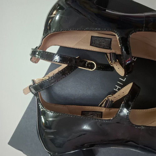 Tommy Hilfiger Mary Janes patent leather shoes, size 36