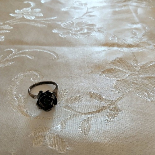 Vintage silver ring like new, rose-shaped