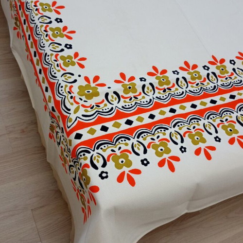 Tablecloth new 1.40x1.35 m with floral pattern