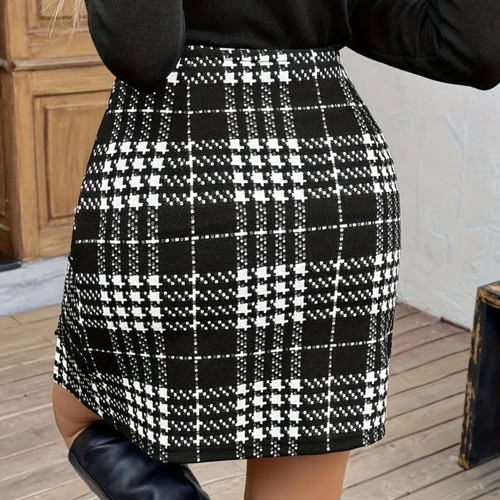 Women's skirt new, above the knee, black and white, XXL