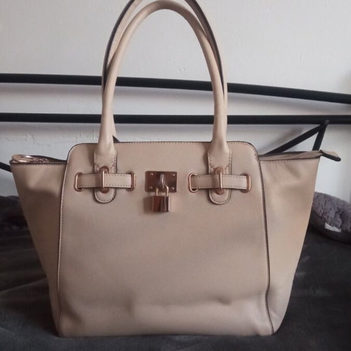 Women's shoulder bag like new, beige