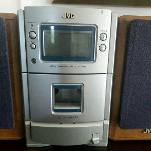 Mini stereo system JVC used with detachable speakers