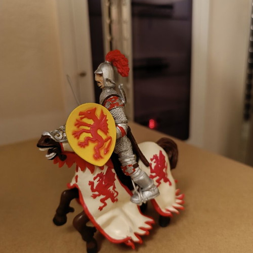 Knight figure with horse, like new, 10 cm