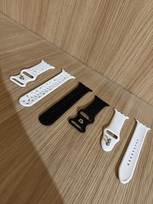 Apple Watch straps 2 white and 1 black, like new, 40-46mm