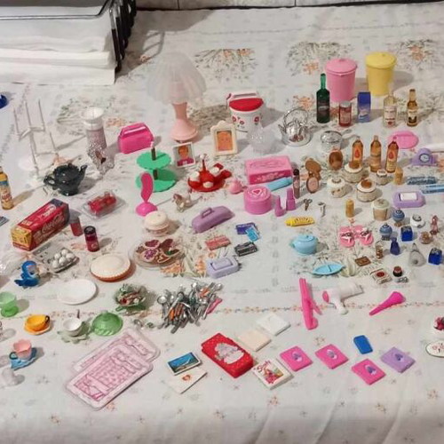 Mega Lot of Realistic 1/6 Scale Miniatures like new