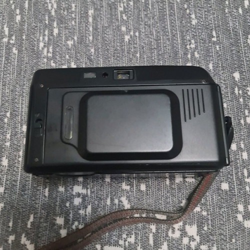 Konica camera pop EF-80 gift case and batteries