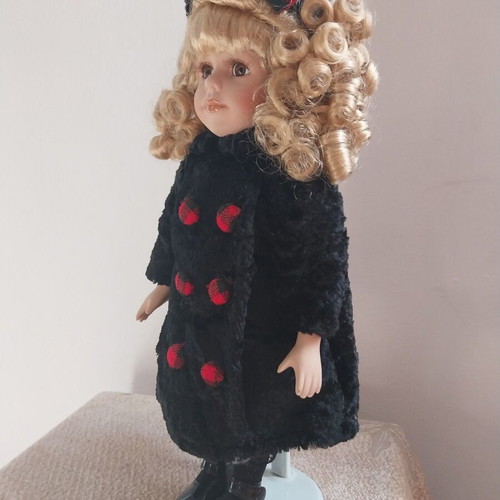 Vintage porcelain doll winter like new from Collector's Choice collection