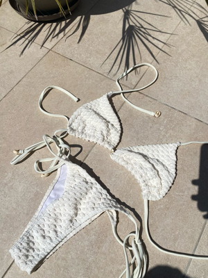 Sea shell bikini like new, off white, size S-M without inserts