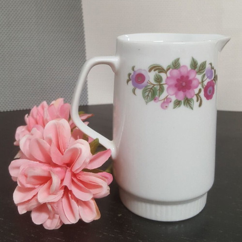 Vintage GDR Colditz Porzellan milk jug like new
