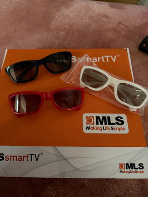 3D TV glasses like new, set of 3 pairs