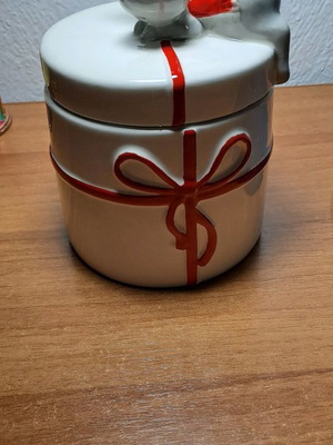 Ceramic box used by Vicko for various items