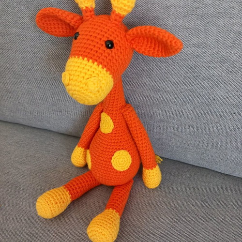 Giraffe doll handmade knitted toy new, soft