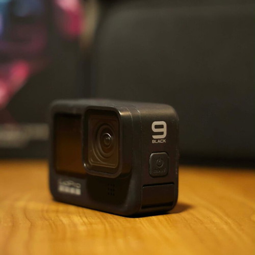 Gopro Hero 9 Black like new with genuine accessories and case