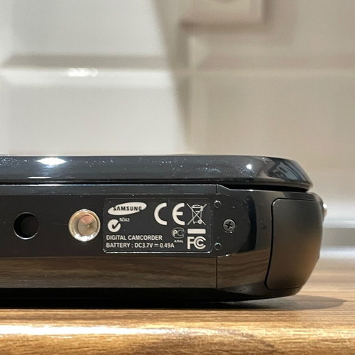 Samsung SMX-C10 Metalic Red camcorder new