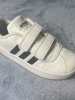 Adidas αθλητικά παιδικά παπούτσια VL COURT 2 σαν καινούργια, μέγεθος 24