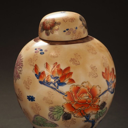 Satsuma vase 20cm used in excellent condition without base