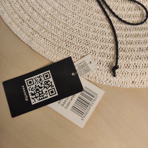 Women's white summer hat new, size L