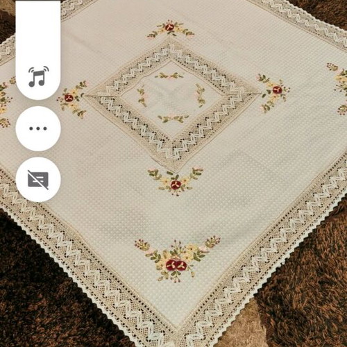 Tablecloth new, dimensions 1.28x1.18 m